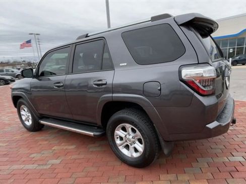 Used 2022 Toyota 4Runner SR5 image 7