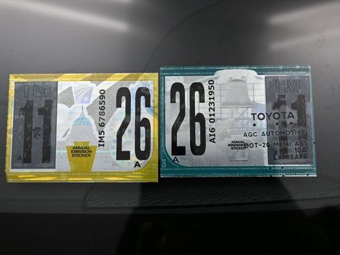 Used 2024 Toyota Prius LE image 9