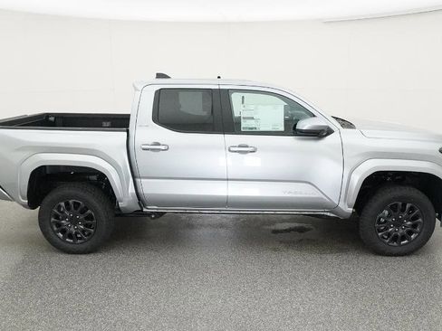 New 2025 Toyota Tacoma SR5 image 11
