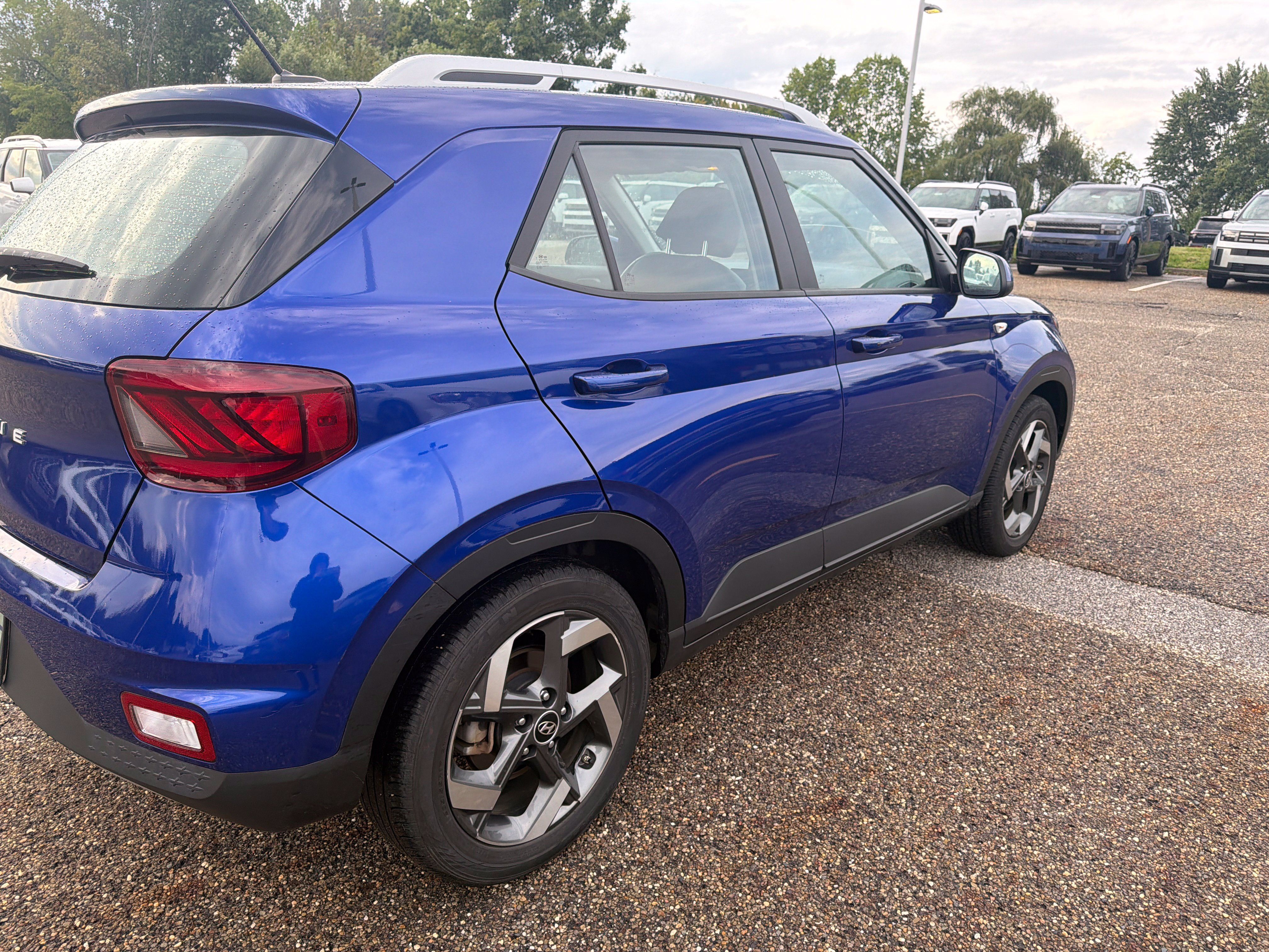 Certified 2023 Hyundai Venue Limited FWD image 5