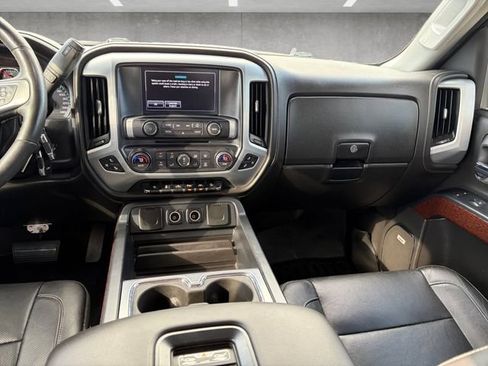 Used 2017 GMC Sierra 1500 SLT AWD/4WD image 3