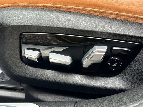 Used 2020 BMW 750i xDrive w/ Executive Package AWD/4WD image 39