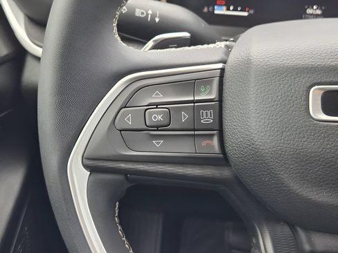 Used 2023 Jeep Grand Cherokee L Laredo w/ Luxury Tech Group I AWD/4WD image 20