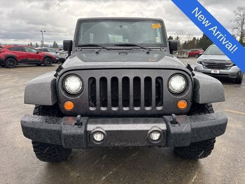 Used 2017 Jeep Wrangler Unlimited Sahara w/ Max Tow Package image 2