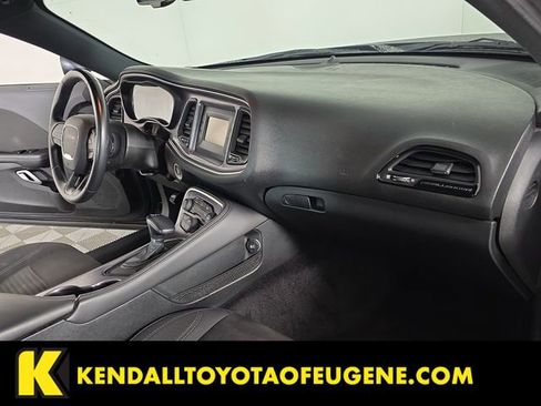 Used 2017 Dodge Challenger SXT RWD image 18