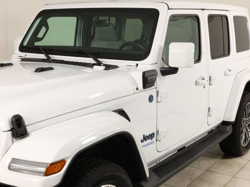 Used 2022 Jeep Wrangler Unlimited Sahara image 51