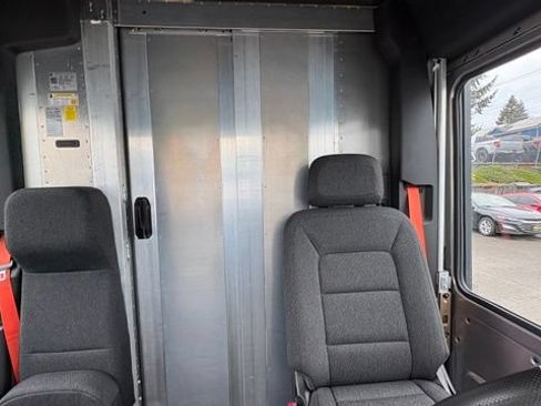 Used 2024 Chevrolet Brightdrop 400 w/ Commercial Equipment Package AWD/4WD image 30