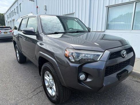 Used 2018 Toyota 4Runner SR5 Premium AWD/4WD image 2