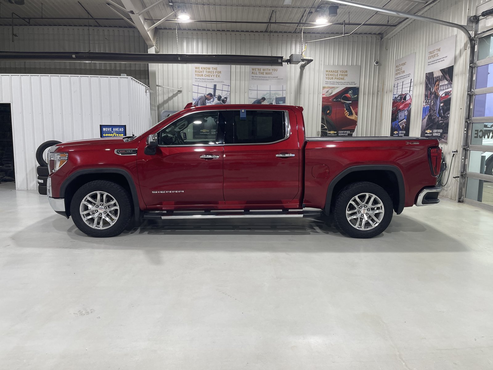 Used 2021 GMC Sierra 1500 SLT w/ SLT Premium Plus Package AWD/4WD image 5