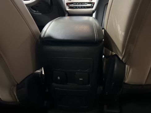 Used 2024 Ford Explorer XLT w/ Equipment Group 202A image 15