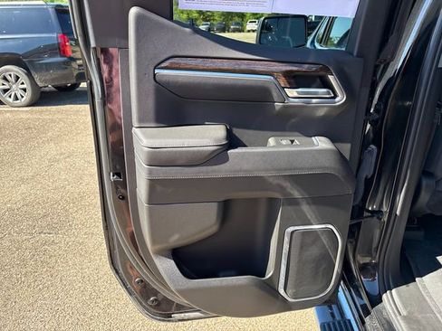 Used 2023 GMC Sierra 1500 SLE AWD/4WD image 17