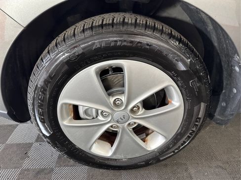 Used 2014 Kia Soul FWD image 28