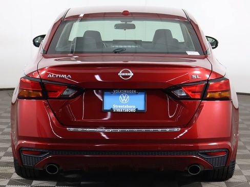Used 2023 Nissan Altima 2.5 SL FWD image 13