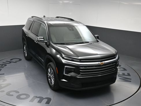 Used 2026 Chevrolet Traverse LT w/ Driver Confidence Package FWD image 31