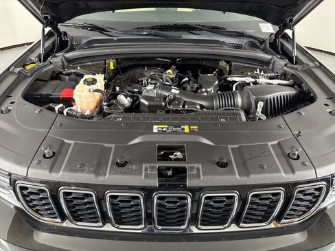 Used 2022 Jeep Grand Cherokee L Limited image 48