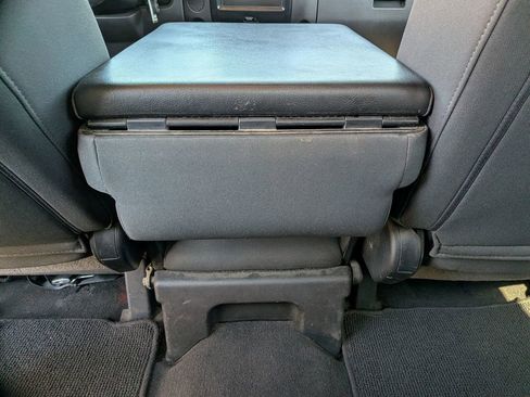 Used 2013 Nissan Titan SV image 20