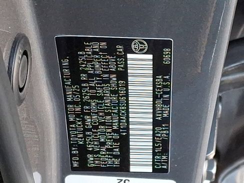 Used 2025 Toyota Camry SE image 26