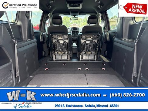 Used 2020 Dodge Grand Caravan SE FWD image 25