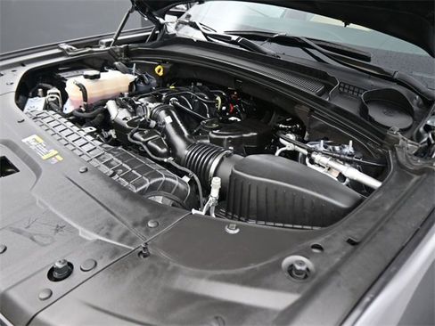 Used 2025 Jeep Grand Cherokee L Limited w/ Black Appearance Package image 10