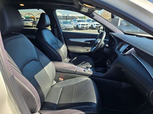 Used 2020 INFINITI QX50 Sensory image 10