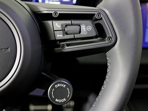 Certified 2025 Porsche Macan 4S Electric image 27