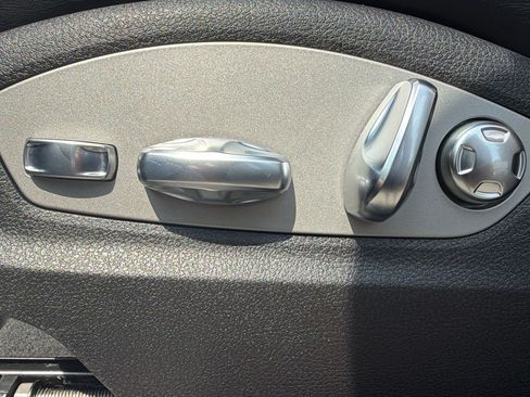 Used 2024 Porsche Macan AWD/4WD image 15