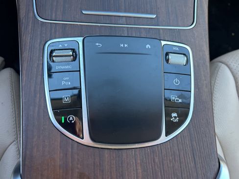 Used 2022 Mercedes-Benz GLC 300 image 39