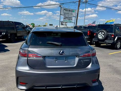 Used 2015 Lexus CT 200h image 2