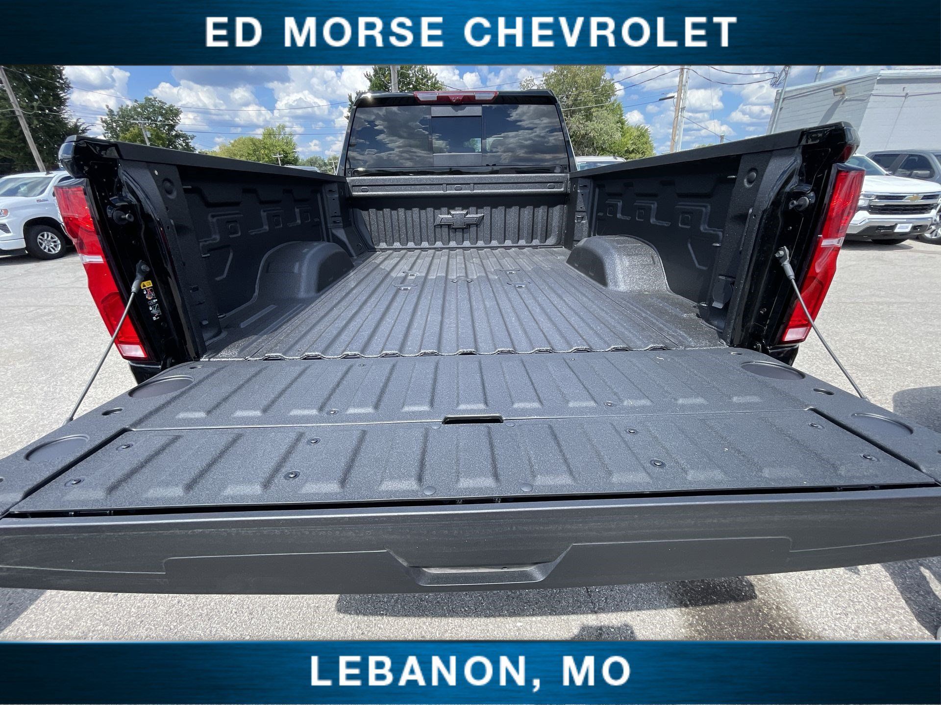 New 2026 Chevrolet Silverado 2500 ZR2 w/ LPO, Dark Essentials Package AWD/4WD image 24
