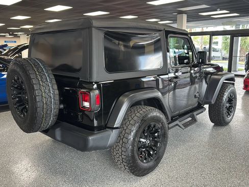 Used 2019 Jeep Wrangler Sport AWD/4WD image 5