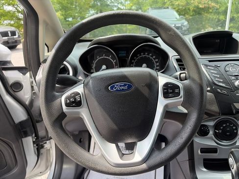 Used 2018 Ford Fiesta SE FWD image 15
