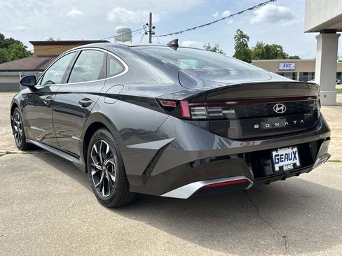 Used 2025 Hyundai Sonata SEL FWD image 9