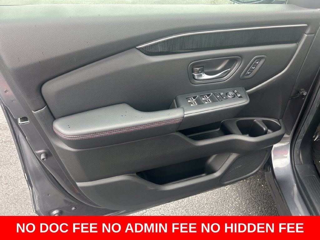 Used 2025 Honda Pilot Black Edition image 10