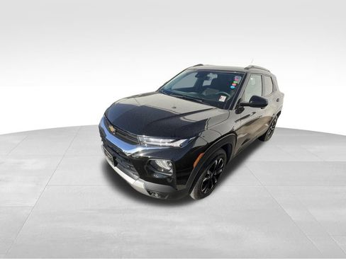 Used 2022 Chevrolet TrailBlazer LT w/ Convenience Package FWD image 4