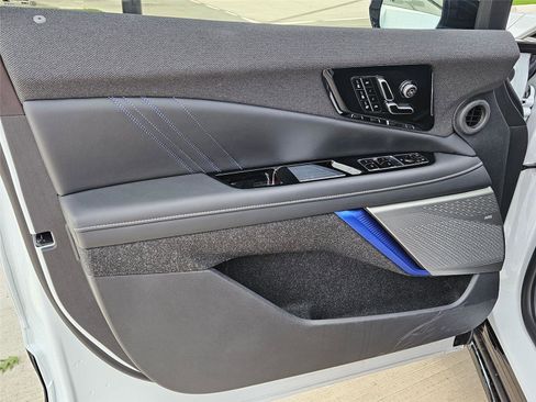New 2026 Cadillac Optiq V AWD/4WD image 23