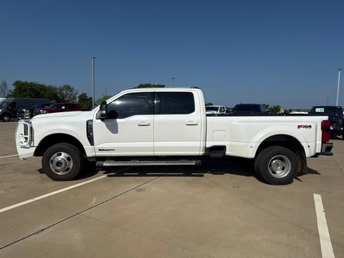 Used 2025 Ford F350 Lariat AWD/4WD image 4