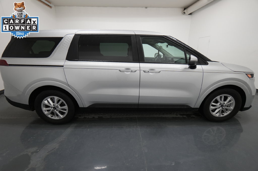 Used 2022 Kia Carnival LX FWD image 9