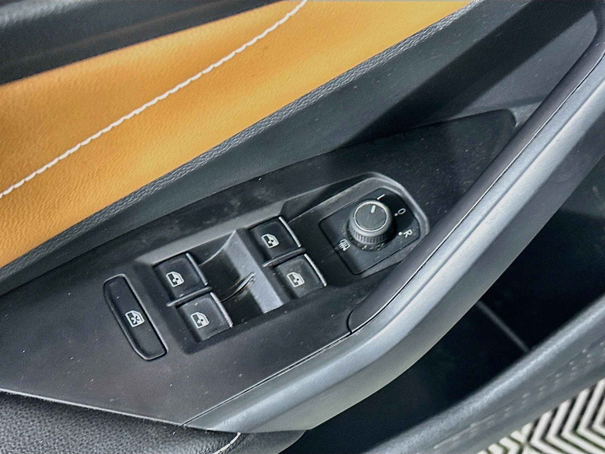 Used 2024 Volkswagen Jetta SEL FWD image 15