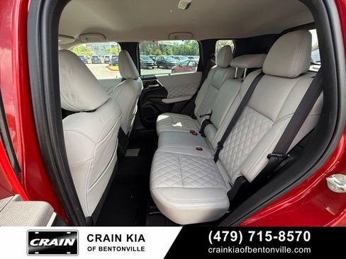 Used 2023 Mitsubishi Outlander SEL AWD/4WD image 24