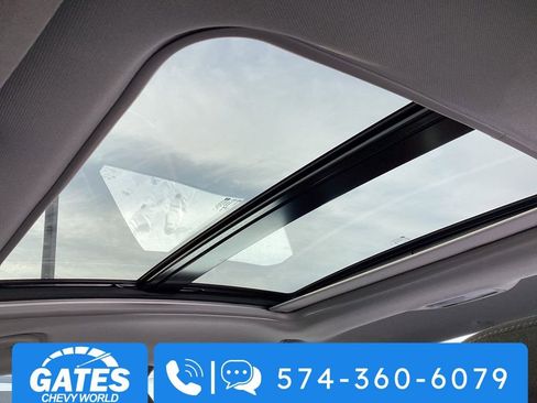 Used 2024 Chevrolet Malibu LT image 4