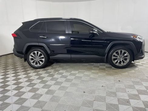 Used 2019 Toyota RAV4 Limited w/ Advanced Technology Package AWD/4WD image 3