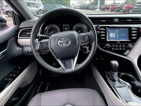 Used 2020 Toyota Camry LE FWD image 8