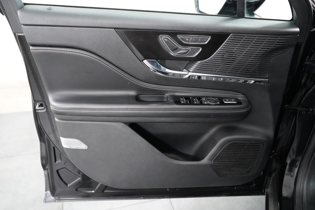Used 2020 Lincoln Corsair AWD image 26