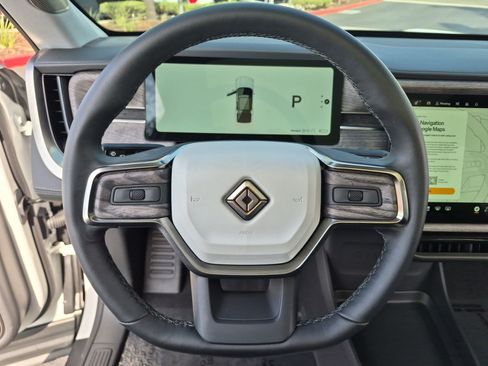 Used 2026 Rivian R1S Adventure AWD/4WD image 18