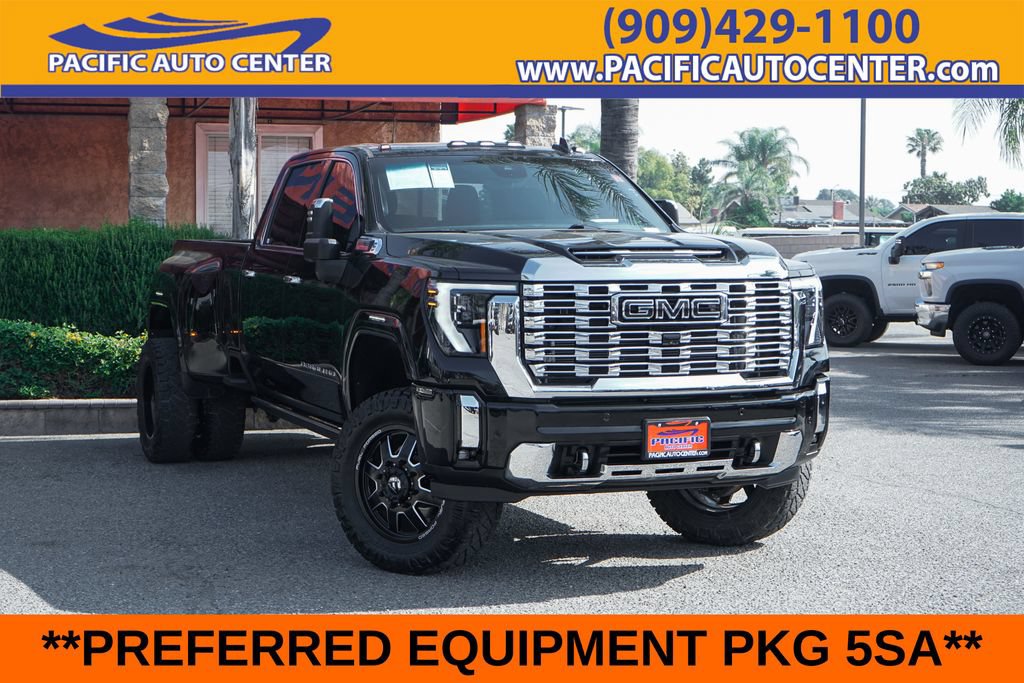 Used 2024 GMC Sierra 3500 Denali w/ Denali Reserve Package AWD/4WD image 1