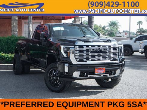 Used 2024 GMC Sierra 3500 Denali w/ Denali Reserve Package AWD/4WD image 1