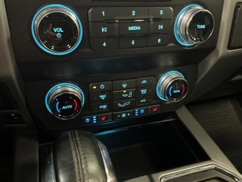 Used 2020 Ford F150 Platinum w/ Equipment Group 701A Luxury AWD/4WD image 22