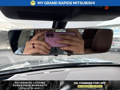 New 2025 Mitsubishi Outlander SEL image 30