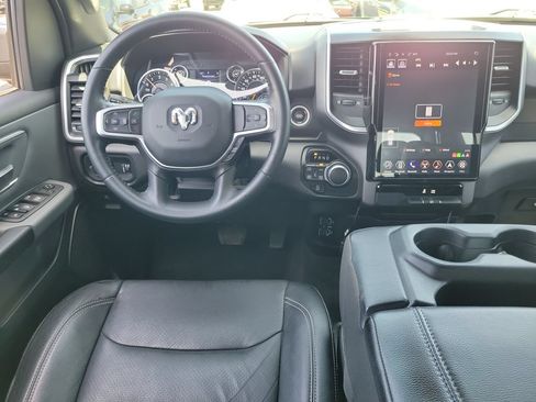 Used 2022 RAM 1500 Big Horn AWD/4WD image 12