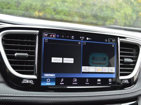 New 2026 Chrysler Pacifica Select image 16